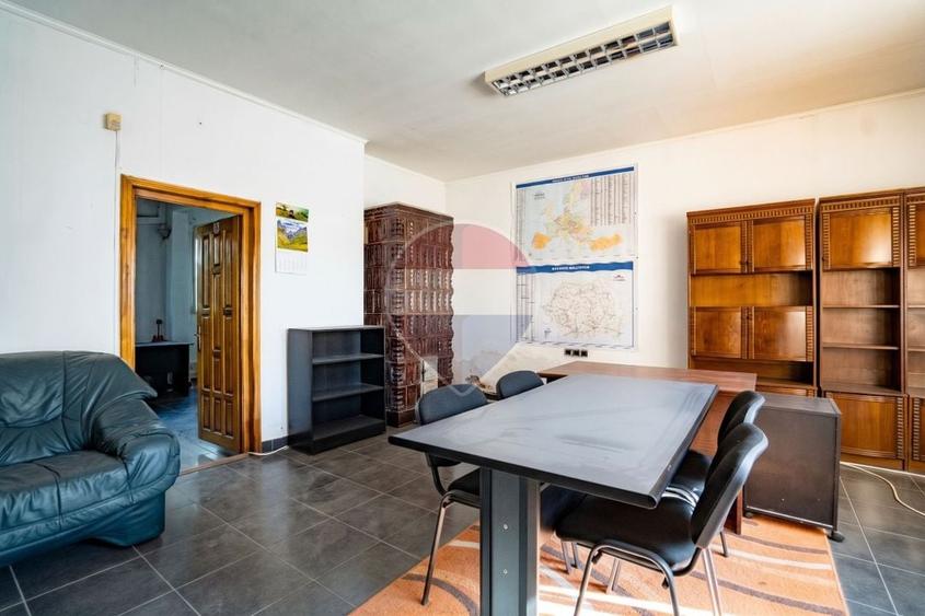 Apartament cu 5 camere în Central