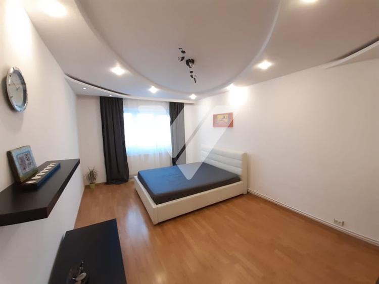 Apartament cu 3 camere decomandat, mobilat în Calea Dumbrăvii