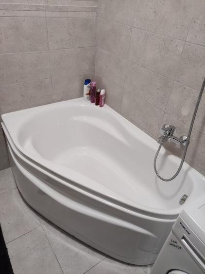 Apartament cu 2 camere decomandat în Roșu