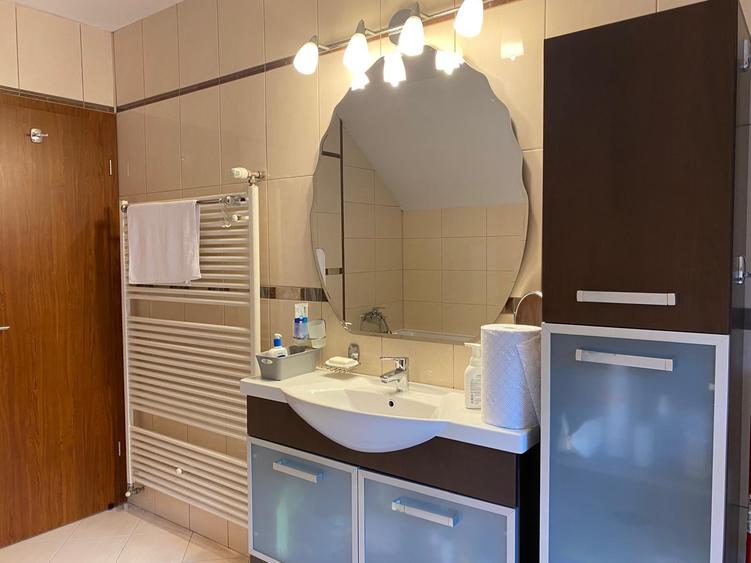 Casă individuală cu 4 camere cu Canalizare în Împăratul Traian