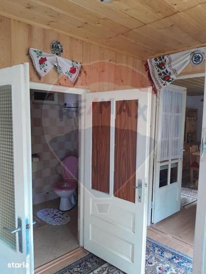Casă cu 3 camere cu Teren 860 Mp în Băișoara