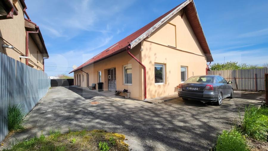 Casă individuală cu 4 camere cu Garaj în Est