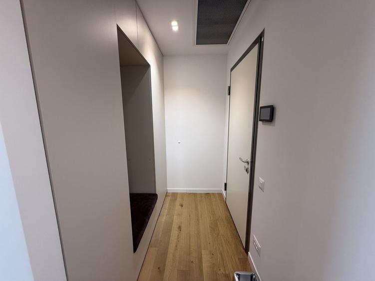 Apartament cu 3 camere semidecomandat, mobilat în Nord