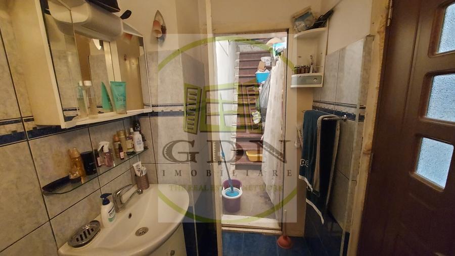Casă individuală cu 3 camere cu Canalizare în Centrul Civic