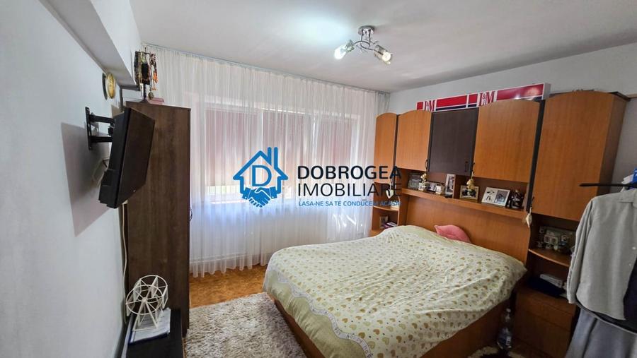 Apartament cu 4 camere decomandat, mobilat în C5
