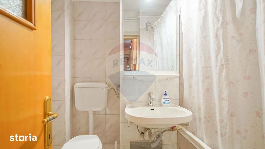 Apartament cu 4 camere decomandat, mobilat în Vlahuță