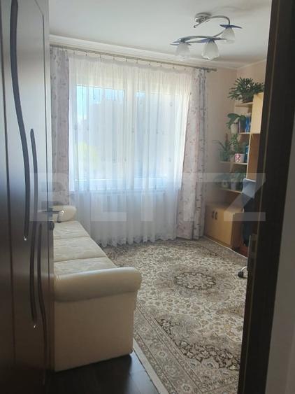 Apartament cu 4 camere decomandat, mobilat în Tudor