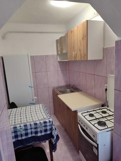 Garsonieră decomandată în Central