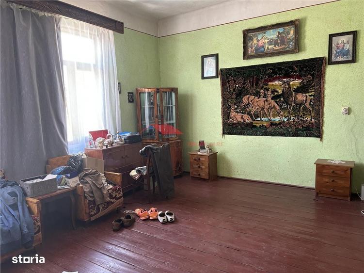 Casă cu 4 camere în Lelești