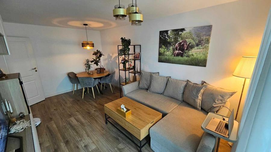 Apartament cu 3 camere decomandat în Drumul Taberei