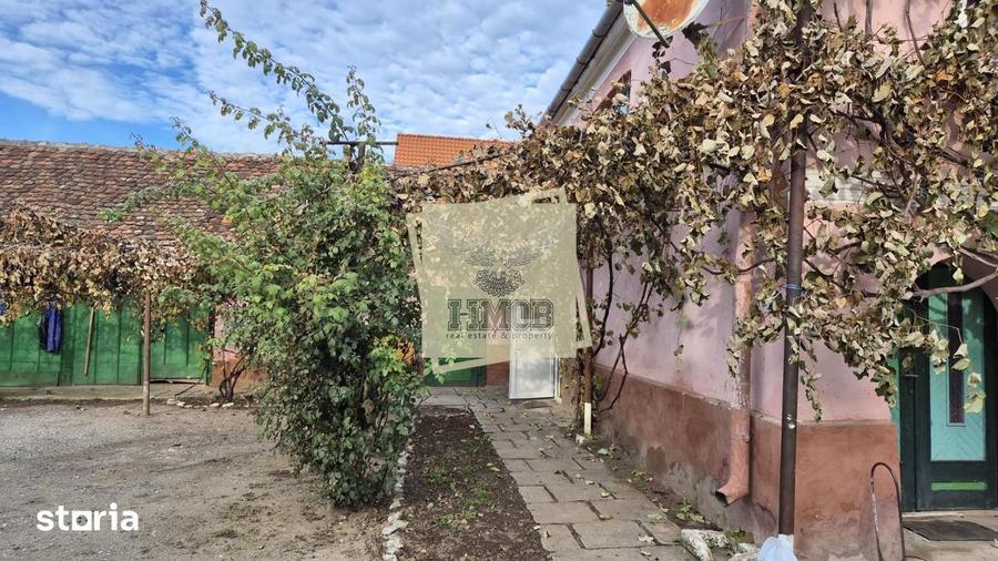 Casă cu 4 camere cu Teren 1900 Mp în Șura Mare