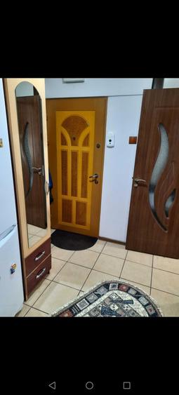Apartament cu 2 camere semidecomandat în Micro 19
