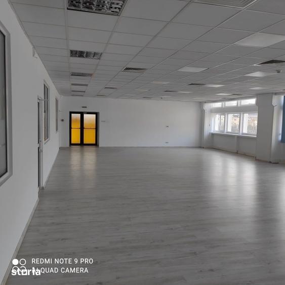 Spațiu comercial, de 100 mp, în Podu Roș