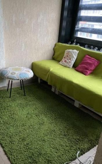 Apartament cu 2 camere semidecomandat, mobilat în 1 Mai