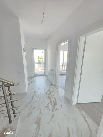Casă cu 4 camere decomandat în Central