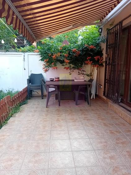 Casă individuală cu 5 camere cu Canalizare în Tei