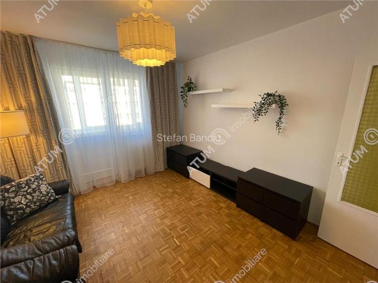 Apartament 3 camere decomandate si balcon inchis zona Strand Sibiu