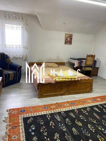 Casă individuală cu 6 camere cu Canalizare în Poplaca