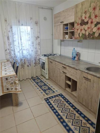 Apartament cu 2 camere semidecomandat, mobilat în Aradului
