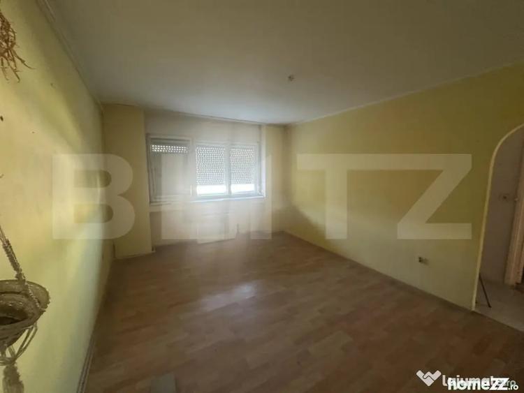 Apartament cu 3 camere decomandat în Micro 16