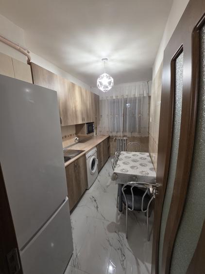 Apartament cu 2 camere decomandat în Calea București