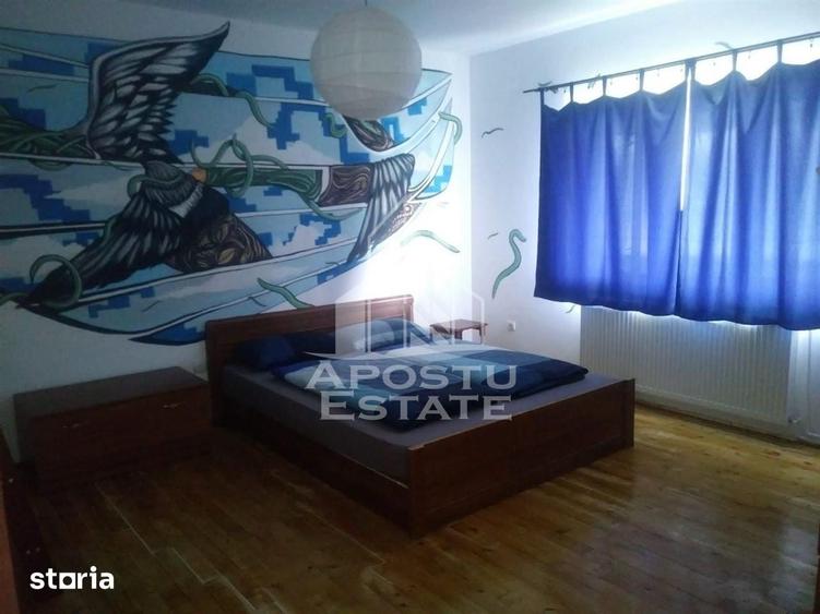 Casă cu 8 camere cu Teren 1226 Mp în Eșelnița