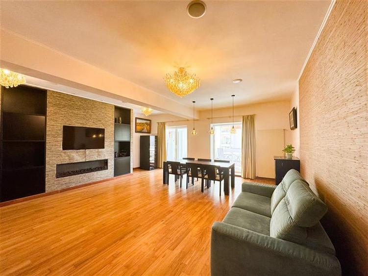 Apartament cu 4 camere decomandat, mobilat în Herăstrău