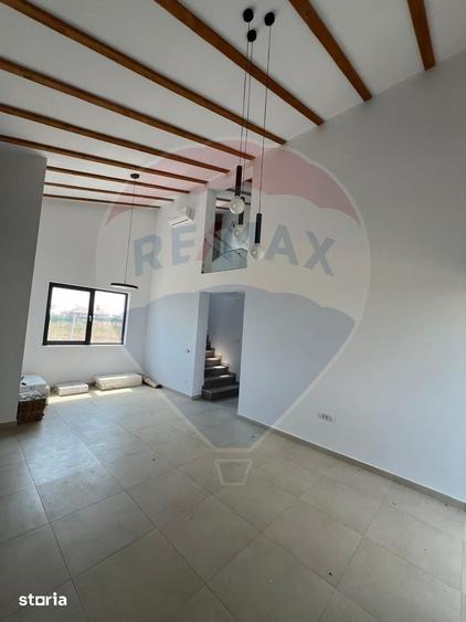 Casă cu 5 camere cu Teren 450 Mp în Nord