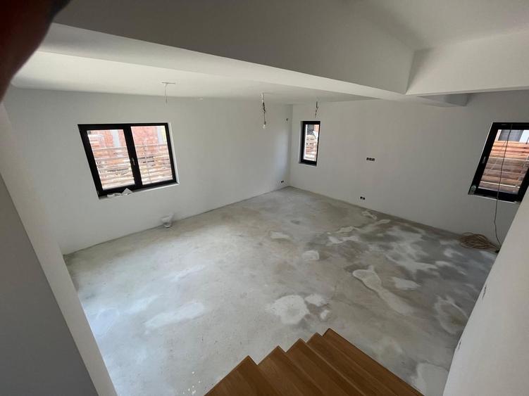 Casă individuală cu 6 camere cu Canalizare în Tunari