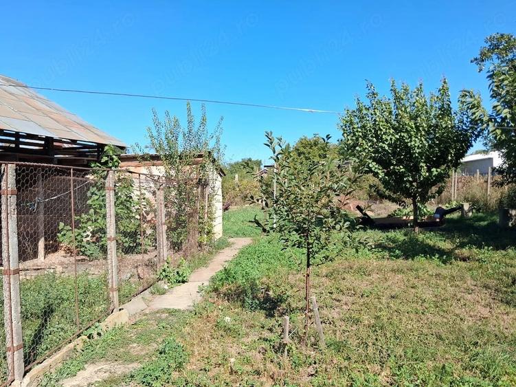 Casă cu 4 camere cu Teren 800 Mp în Piscu