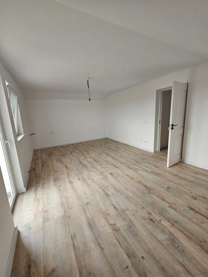 Casă cu 4 camere în Săucești