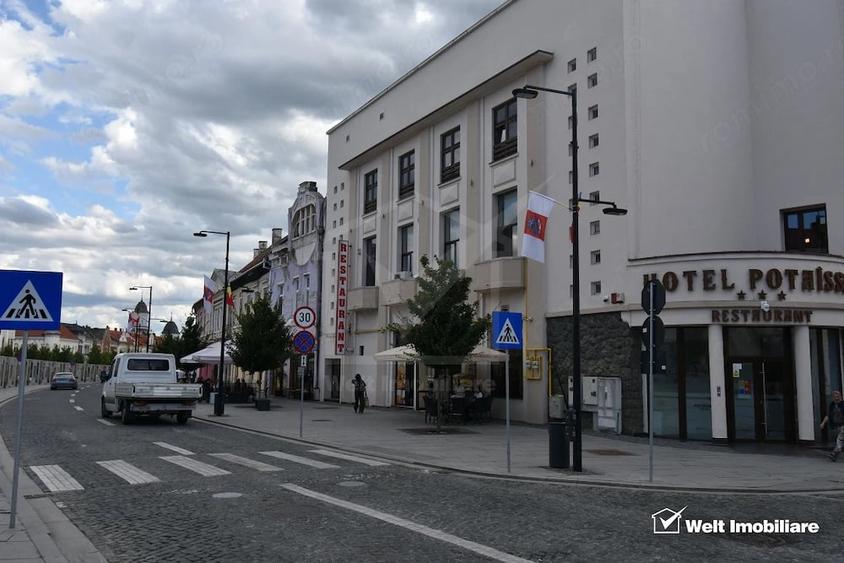 Apartament cu 3 camere semidecomandat în Ultracentral