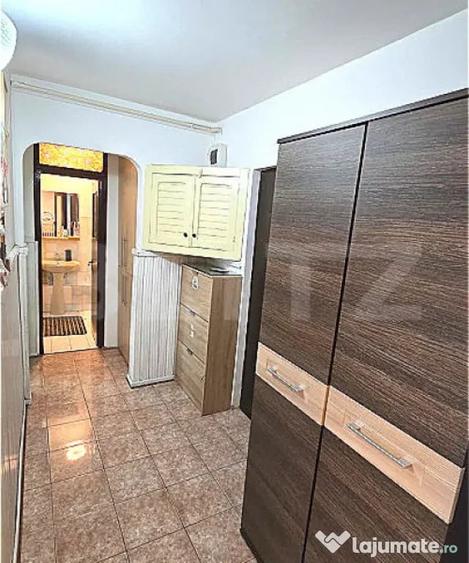 Apartament de vanzare, decomandat, 45 mp utili, 2 balcoane, - 12