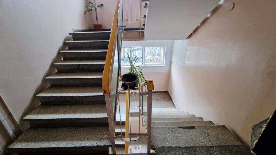Apartament cu 2 camere decomandat, mobilat în Titan