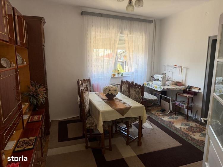 Casă cu 4 camere în Titulescu