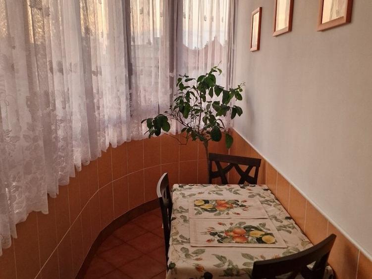 Apartament cu 3 camere semidecomandat, mobilat în Dorobanți
