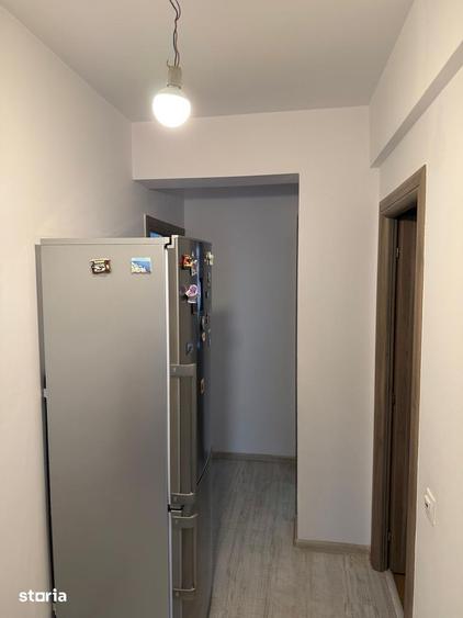 Apartament cu 3 camere decomandat, mobilat în Berceni