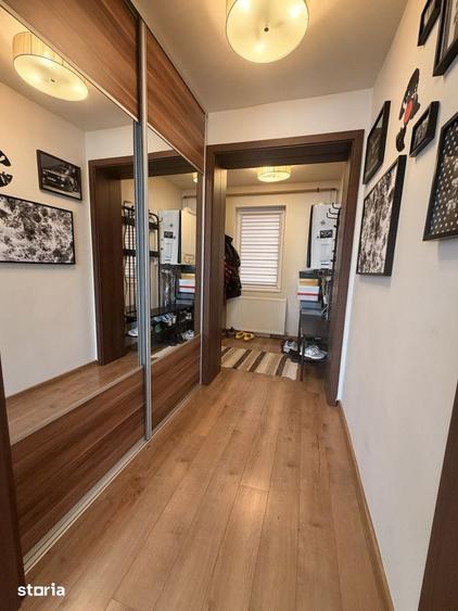 Apartament cu 4 camere semidecomandat în Ghiroda