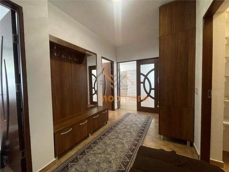 Apartament cu 3 camere decomandat în Decebal