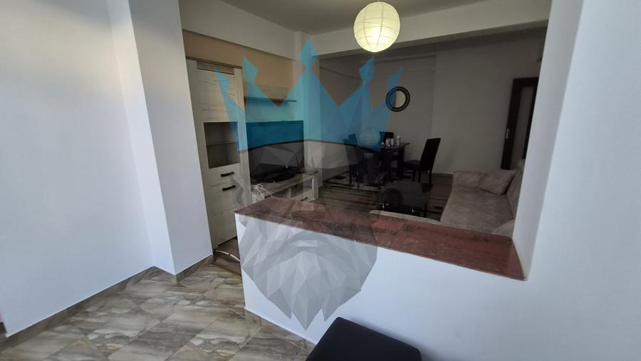 Apartament cu 3 camere decomandat, mobilat în P-ța Romană