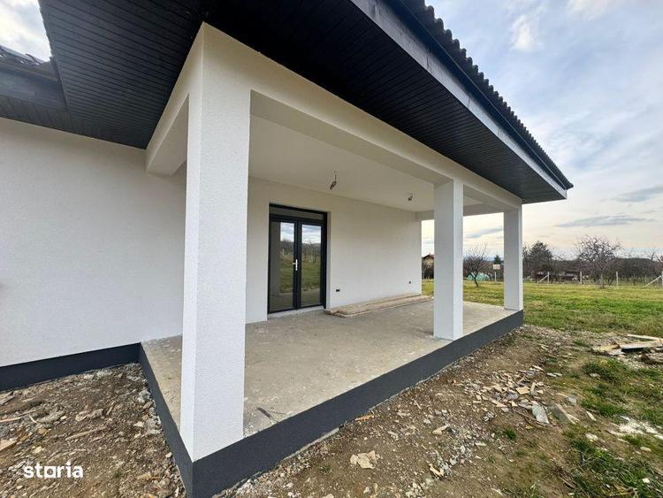 Casă cu 4 camere cu Teren 812 Mp în Groși