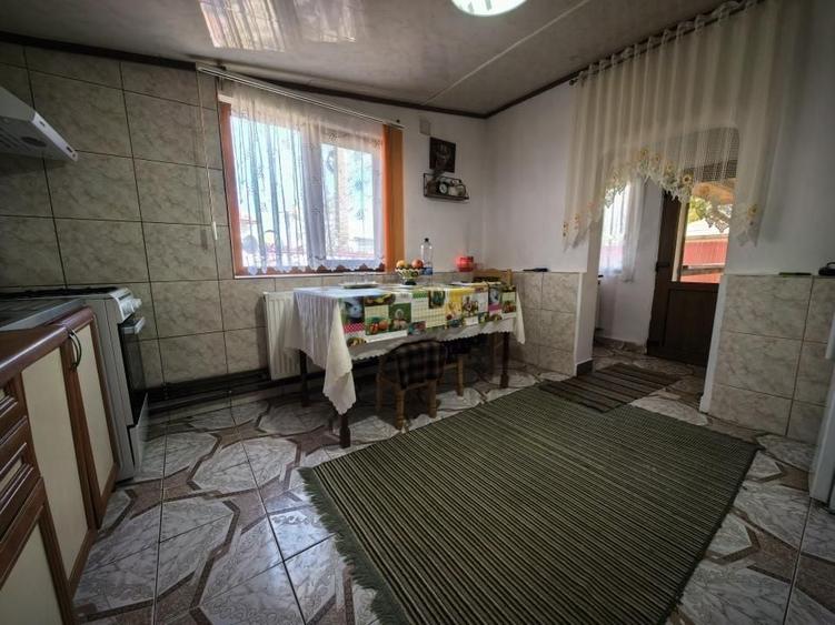 Casă individuală cu 4 camere cu Canalizare în Horpaz