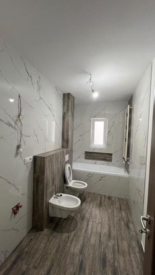 Apartament cu 4 camere decomandat în Independenței