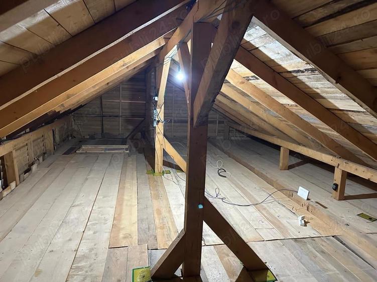 Casă cu 5 camere cu Teren 3885 Mp în Izgar