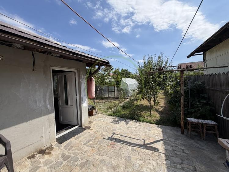 Casă individuală cu 4 camere cu Canalizare în Romanești