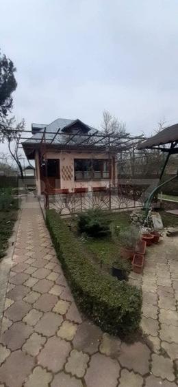Casă individuală cu 6 camere cu Garaj în Pucioasa