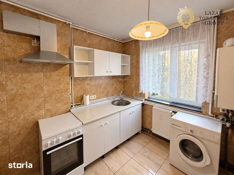Apartament cu 3 camere semidecomandat în Vladimirescu