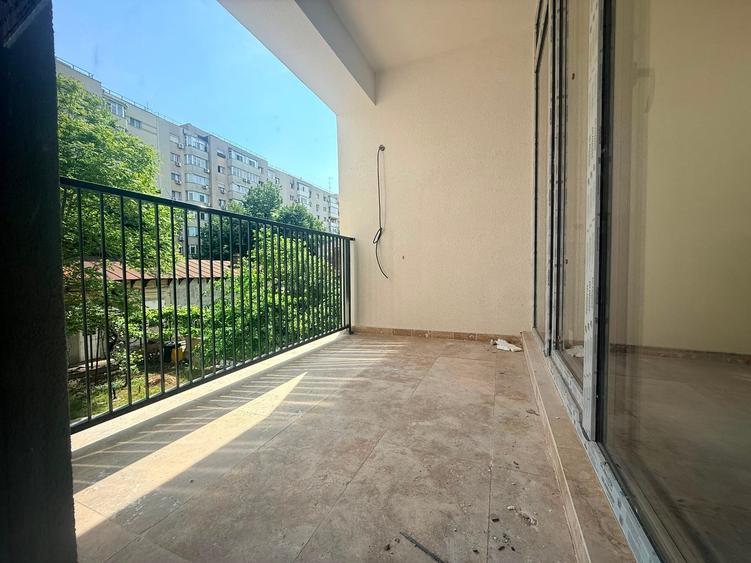 Apartament cu 3 camere decomandat în Obor