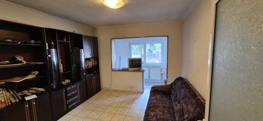 Apartament cu 2 camere decomandat în Buzaului