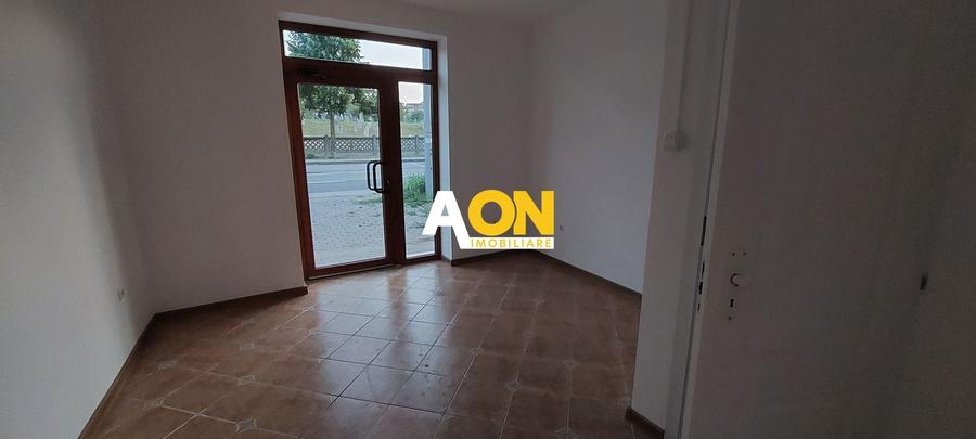 Casă individuală cu 3 camere cu Canalizare în Central